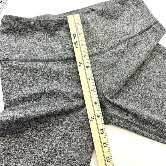 VSX Victoria’s Secret Women’s Sz M Heathered Grey Active Knockout Capri Leggings - Picture 9 of 10